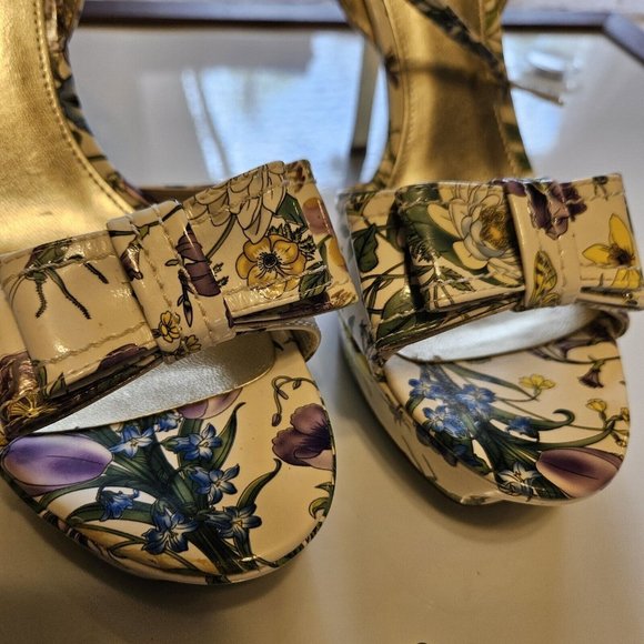 Guess Tuxedo Floral Bow Leather Size 7.5 Heels Shoes - Picture 6 of 7